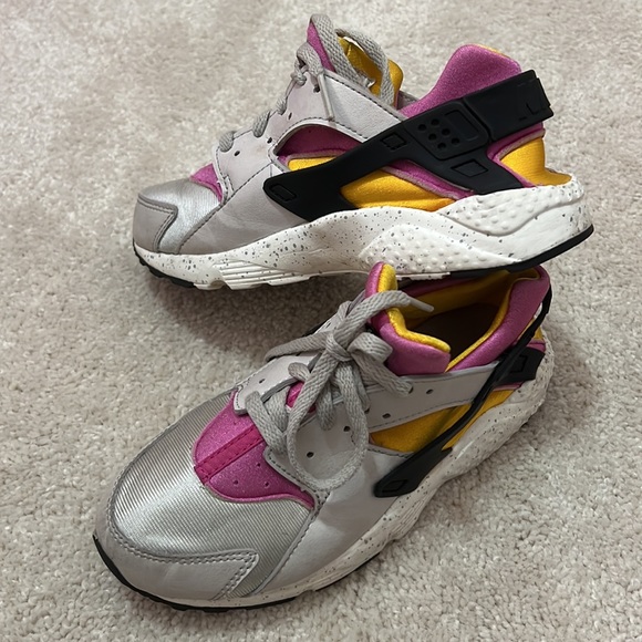 Nike kids sneakers EUC wore couple time like new size 1Y - Picture 4 of 7